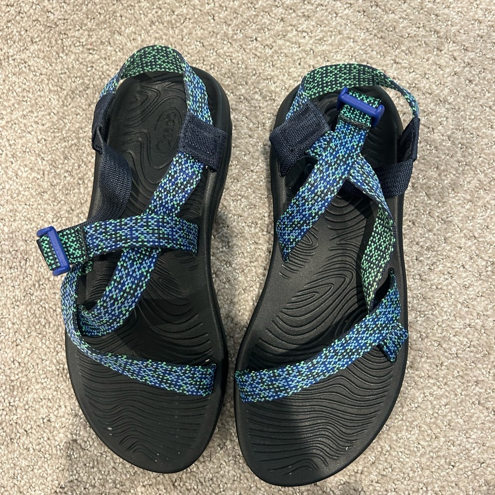 CHACOWOMEN'S WIDE-STRAP CUSHIONED SANDAL